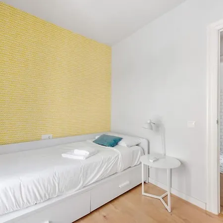 Grand T4 Andalou En Plein Centre De Ideal Familles *