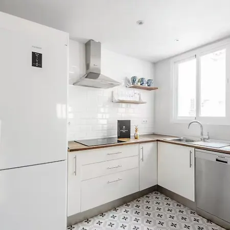 Apartment Spacious 3br Center Walk Everywhere *