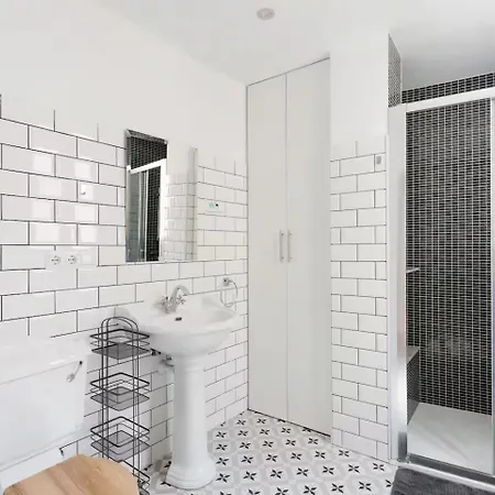 Apartment Spacious 3br Center Walk Everywhere *