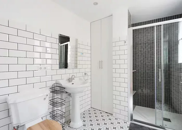 Apartment Spacious 3br Center Walk Everywhere *