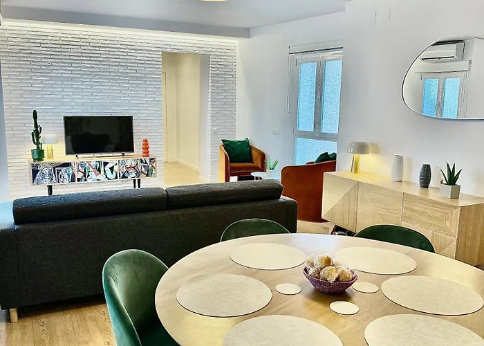 Spacious 3br Center Walk Everywhere Apartment